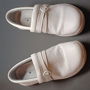 Nursemates ceri buckle details slip on white sz 8M slip resistant leather